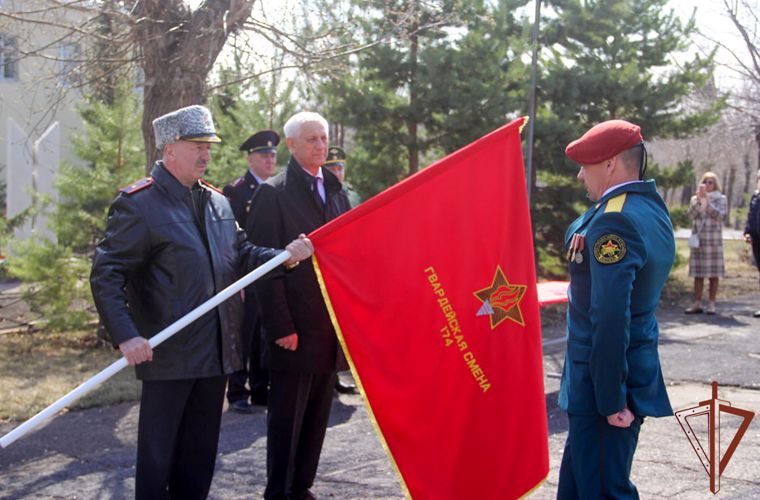 Встречи патриотической направленности продолжаются в Уральском округе Росгвардии