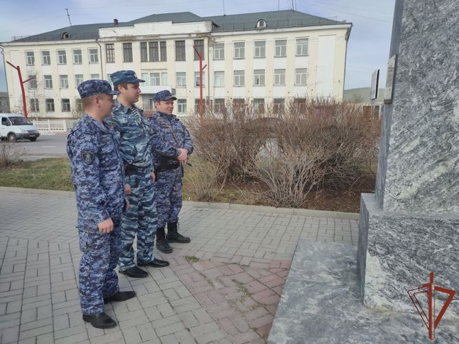  Память уральцев - ликвидаторов аварии на Чернобыльской АЭС почтили представители Росгвардии