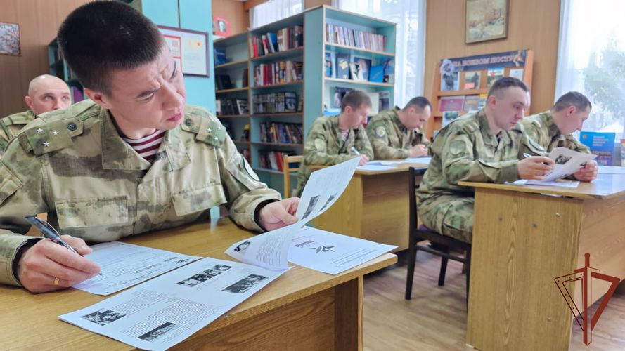 К Международной патриотической акции «Диктант Победы»присоединились росгвардейцы из Сибири  
