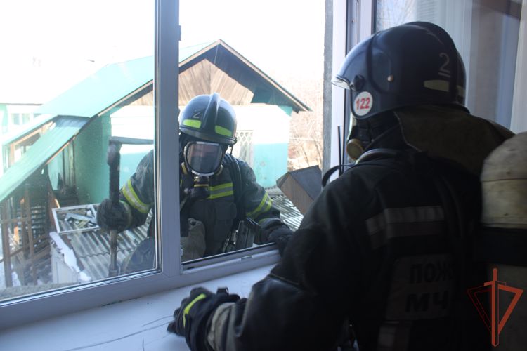 Росгвардия и МЧС провели межведомственные пожарно-тактические учения в Иркутске