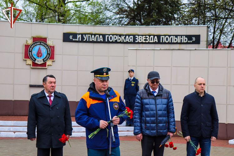 Память жертв радиационных катастроф и аварий почтили росгвардейцы в Приволжье (видео)