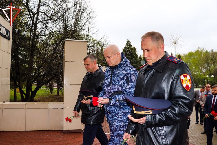 Память жертв радиационных катастроф и аварий почтили росгвардейцы в Приволжье (видео)