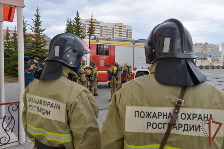 В Уральском округе Росгвардии состоялось пожарно-тактическое занятие