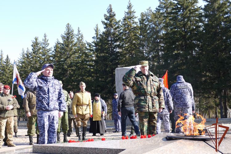 В городах Сибири при участии Росгвардии прошли встречи в рамках автопробега «Дорога к Победе» 