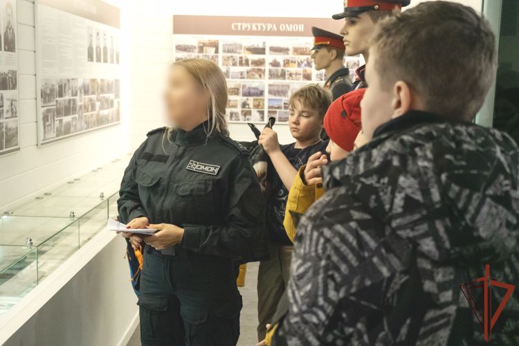 Патриотические встречи для молодежи провели росгвардейцы Северо-Западного округа  