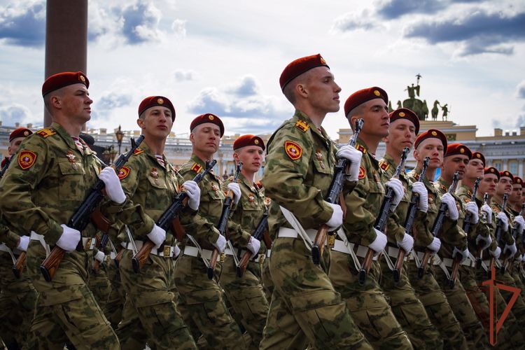 Военнослужащие Северо-Западного округа Росгвардии начали подготовку к парадам в честь Дня Победы