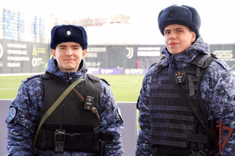 Росгвардейцы обеспечили безопасность хоккейного матча в Санкт-Петербурге
