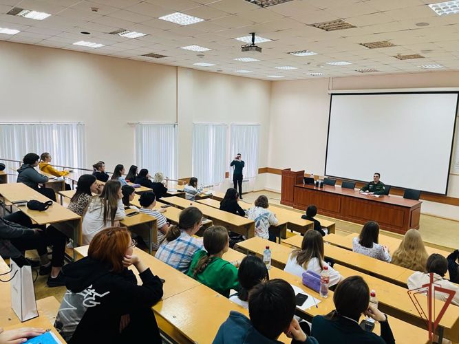  Патриотические мероприятии для подрастающего поколения проводят росгвардейцы на Урале (видео)