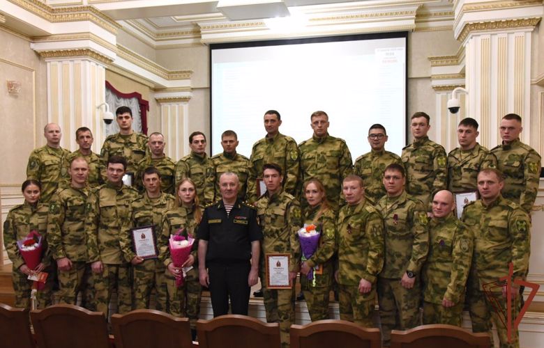 Командующий Сибирским округом наградил военнослужащих-спортсменов за достигнутые высокие результаты