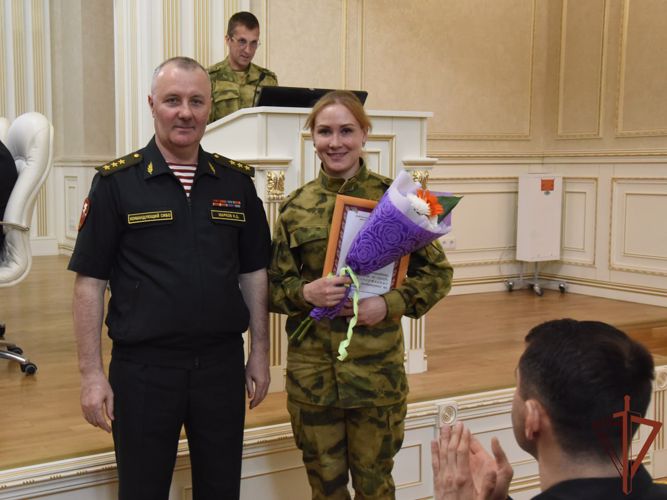 Командующий Сибирским округом наградил военнослужащих-спортсменов за достигнутые высокие результаты