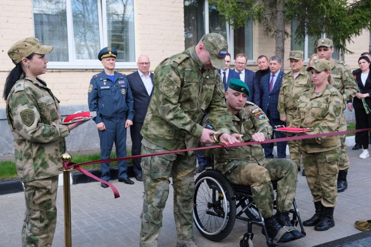 Уникальные арт-объекты появились в Управлении Росгвардии по Курской области 
