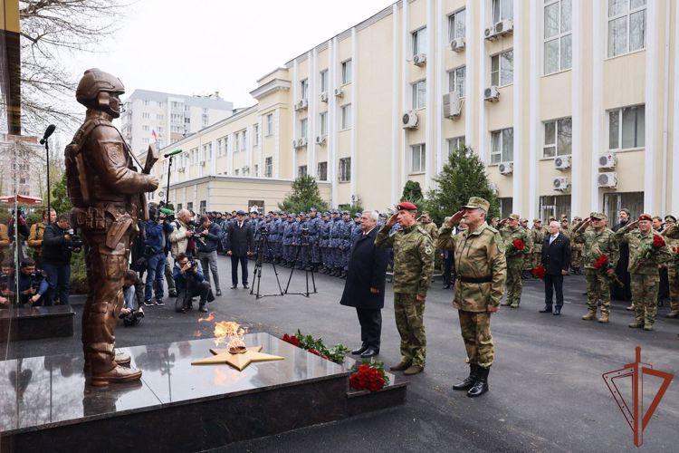 Генерал армии Виктор Золотов вручил орден Жукова Южному округу войск национальной гвардии Российской Федерации (видео)