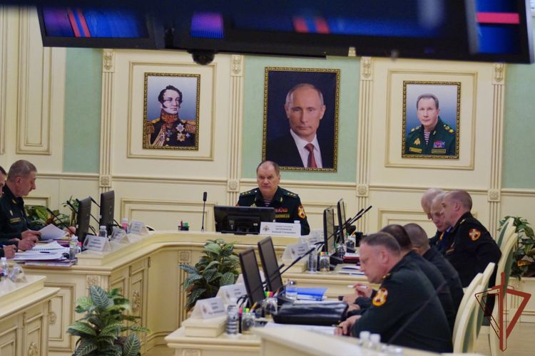 Заместитель директора Росгвардии генерал-полковник Алексей Беззубиков совершил целевой выезд в Восточный округ войск национальной гвардии
