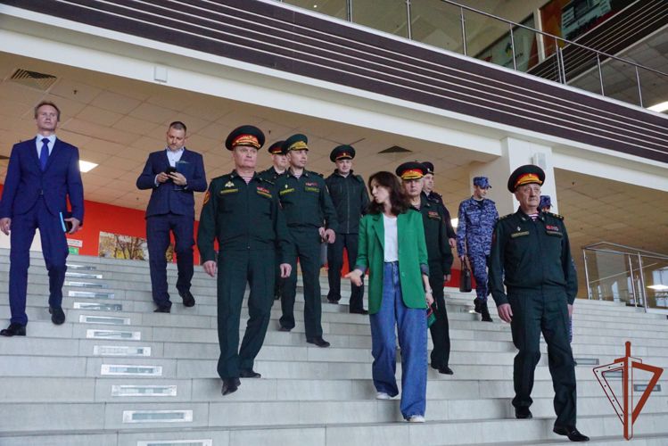 Заместитель директора Росгвардии генерал-полковник Алексей Беззубиков совершил целевой выезд в Восточный округ войск национальной гвардии