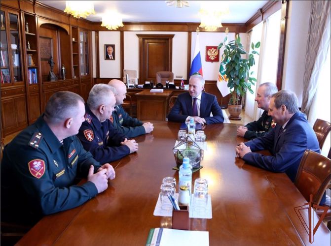 Командующий Сибирским округом Росгвардии представил губернатору Томской области нового командира северского соединения