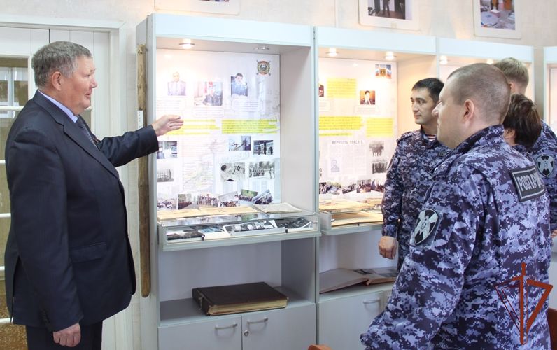 Ветеранов войск правопорядка чествуют на Урале