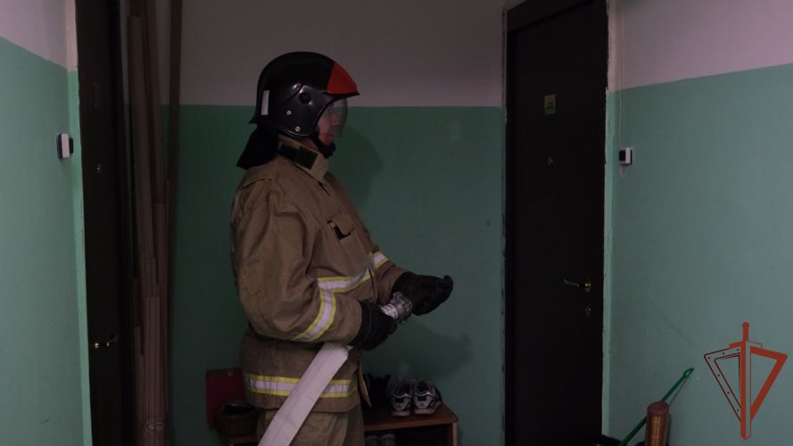 В управлении Уральского округа Росгвардии провели тренировку действий при пожаре 