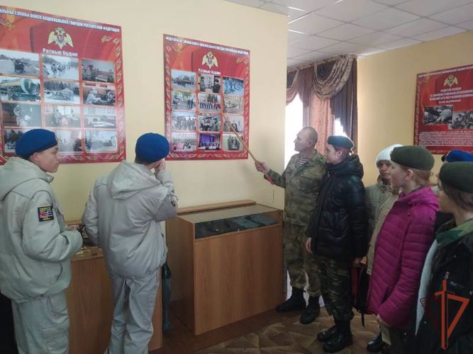 День образования воинских частей по охране ВГО и специальных грузов отметили в Сибирском округе Росгвардии