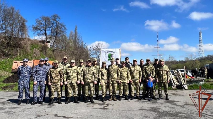 Росгвардейцы приняли участие в экологической акции во Владикавказе 
