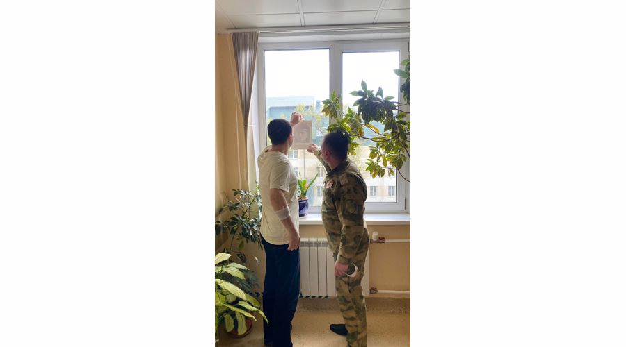 Главный военный клинический госпиталь Росгвардии принял эстафету акции "Окна Победы”