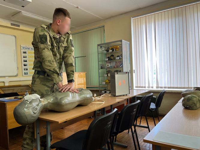 Смоленские росгвардейцы прошли курс подготовки нештатных спасателей на воде