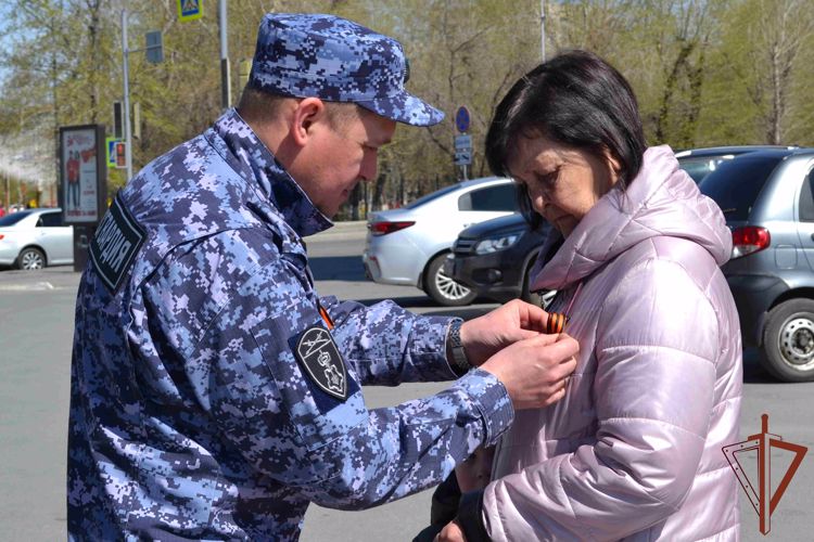   На Урале росгвардейцы приняли участие в ряде патриотических мероприятий в преддверии Дня Победы (видео)