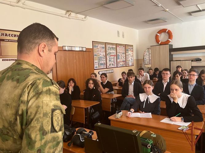 Профориентационные мероприятия для молодёжи проводят росгвардейцы в Сибири