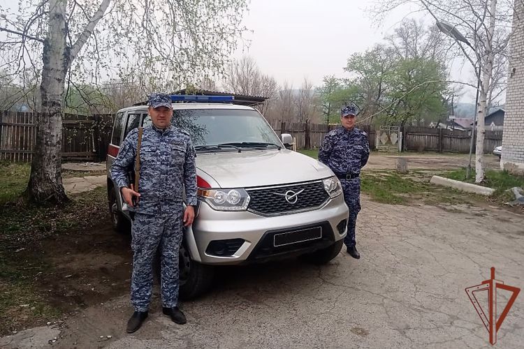 Жителя Хабаровского края спасли из огня сотрудники Росгвардии