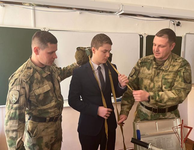 Профориентационные мероприятия для молодёжи проводят росгвардейцы в Сибири