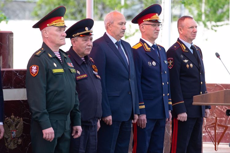 Командующий Северо-Кавказским округом Росгвардии вручил госнаграды сотрудникам ведомства в Карачаево-Черкесии