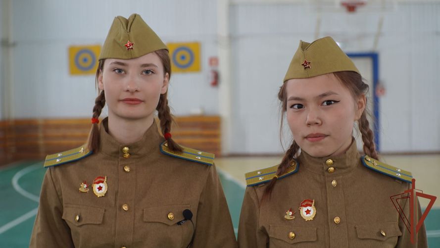 Юные воспитанники Росгвардии заступили на пост у Вечного огня в Нарьян-Маре