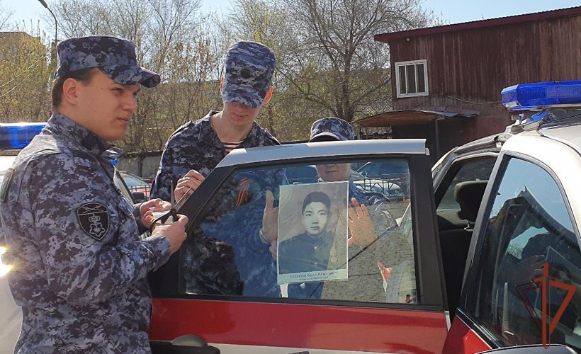 Росгвардейцы Уральского округа приняли участие во всероссийской акции «Бессмертный автополк»
