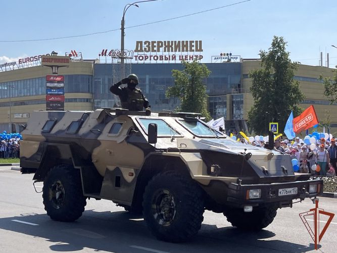 Росгвардейцы приняли участие в праздничном параде Дня химика и Дня города Дзержинск