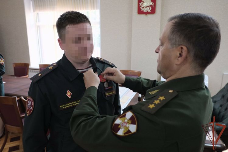 Государственные награды участникам специальной военной операции вручили в Центральном округе Росгвардии