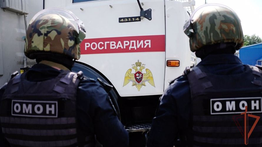 Спецназ Росгвардии пресек канал распространения наркотиков в Архангельске