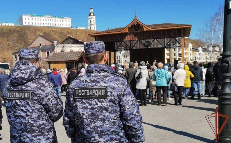 Росгвардейцы обеспечили правопорядок в День весны и труда на Урале