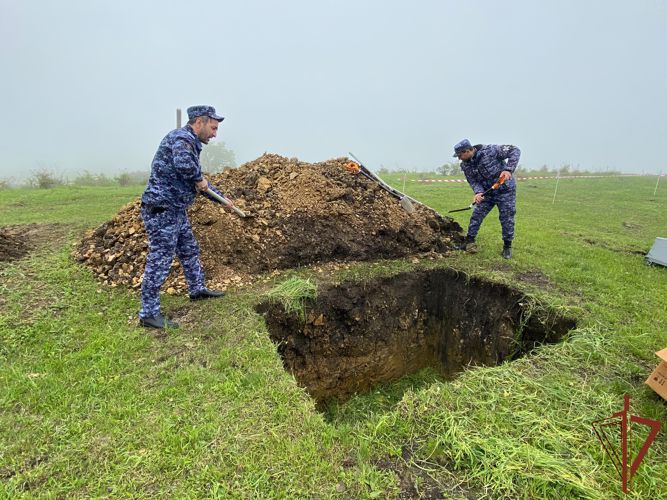 В Ингушетии росгвардейцы приняли участие в церемонии захоронения останков красноармейцев