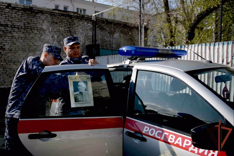 Ко Всероссийской акции «Бессмертный автополк» присоединились росгвардейцы в Зауралье