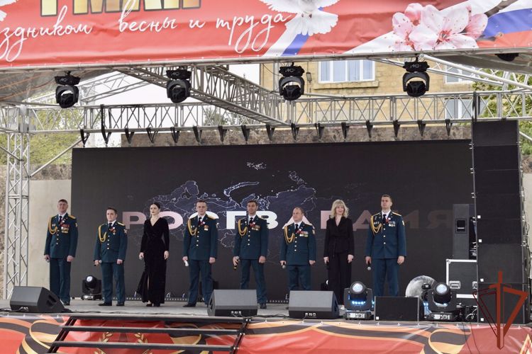 Ансамбль песни и пляски Северо-Кавказского округа Росгвардии выступил с концертом в Дагестане