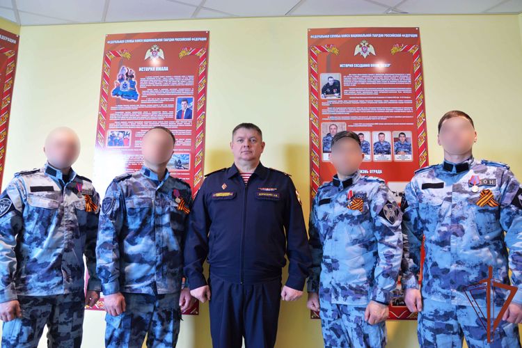 Офицерам Уральского округа Росгвардии вручены государственные и ведомственные награды