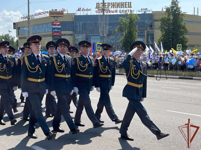 Росгвардейцы приняли участие в праздничном параде Дня химика и Дня города Дзержинск
