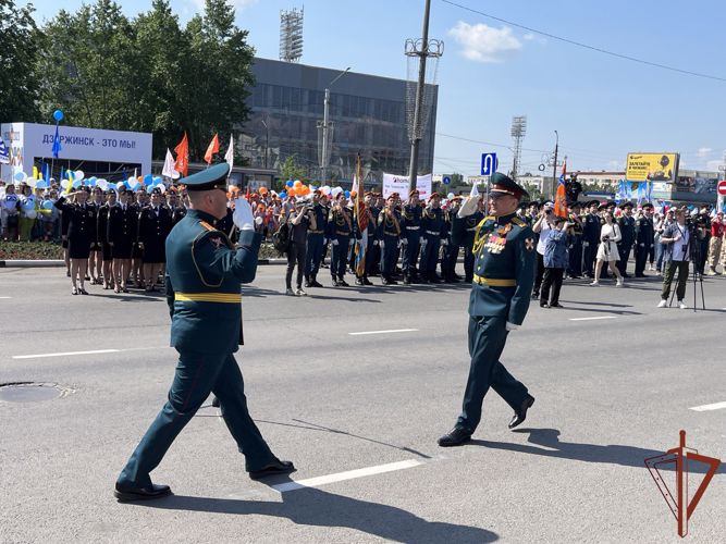 Росгвардейцы приняли участие в праздничном параде Дня химика и Дня города Дзержинск