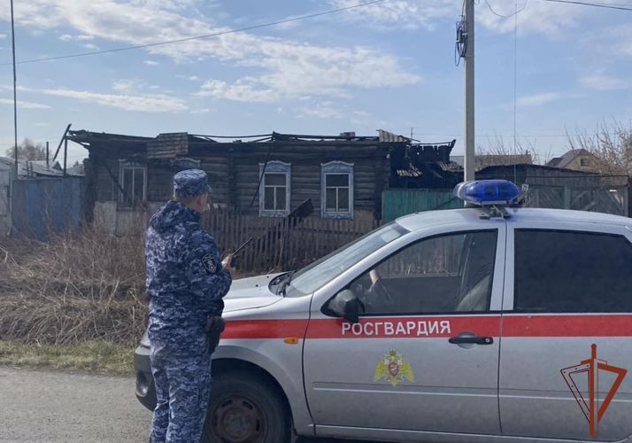 Патруль Росгвардии помог спасателям МЧС в ликвидации пожара в Тюменской области