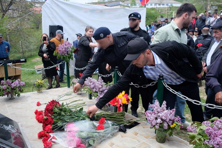 В Дагестане открыли мемориальный комплекс сотруднику СОБР Росгвардии