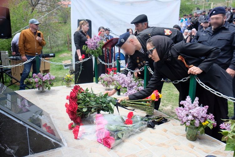 В Дагестане открыли мемориальный комплекс сотруднику СОБР Росгвардии