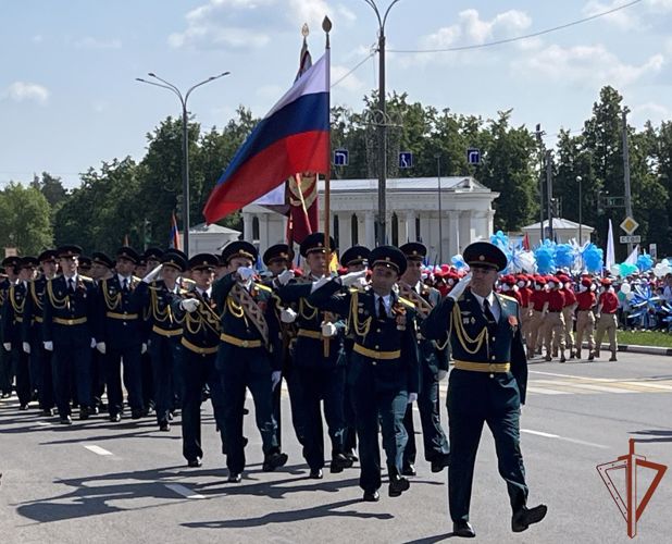 Росгвардейцы приняли участие в праздничном параде Дня химика и Дня города Дзержинск