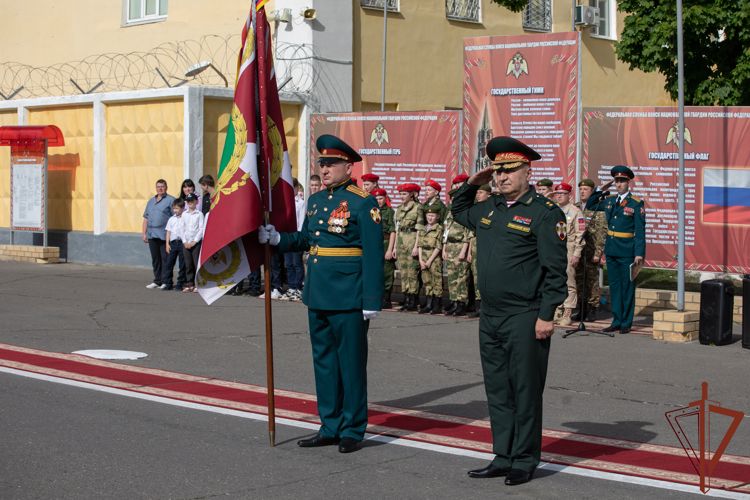 Саровской дивизии Росгвардии вручено Боевое знамя