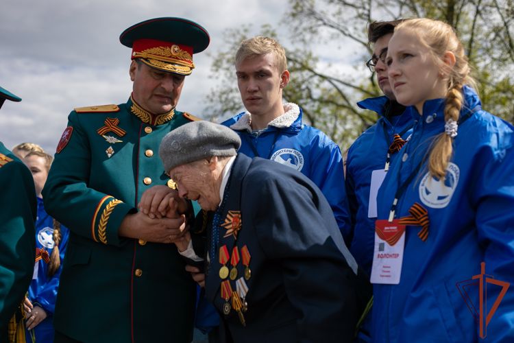 В Приволжском округе росгвардейцы приняли участие в праздновании Дня Победы