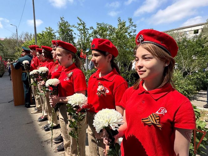 Росгвардия провела «Парад у дома ветерана» в Кизляре