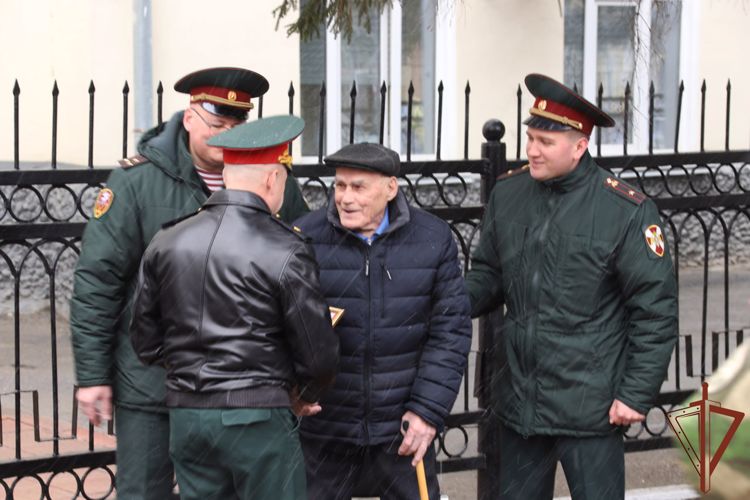 В Новосибирске стартовал автопробег Росгвардии «Вахта памяти. Сыны Великой Победы»
